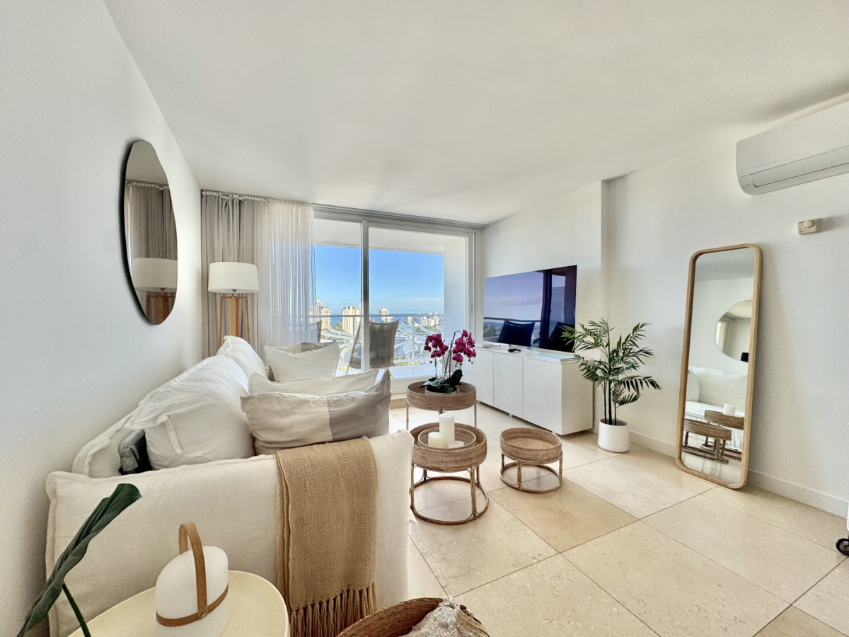 Apartamento en alquiler con vista al mar y bosque