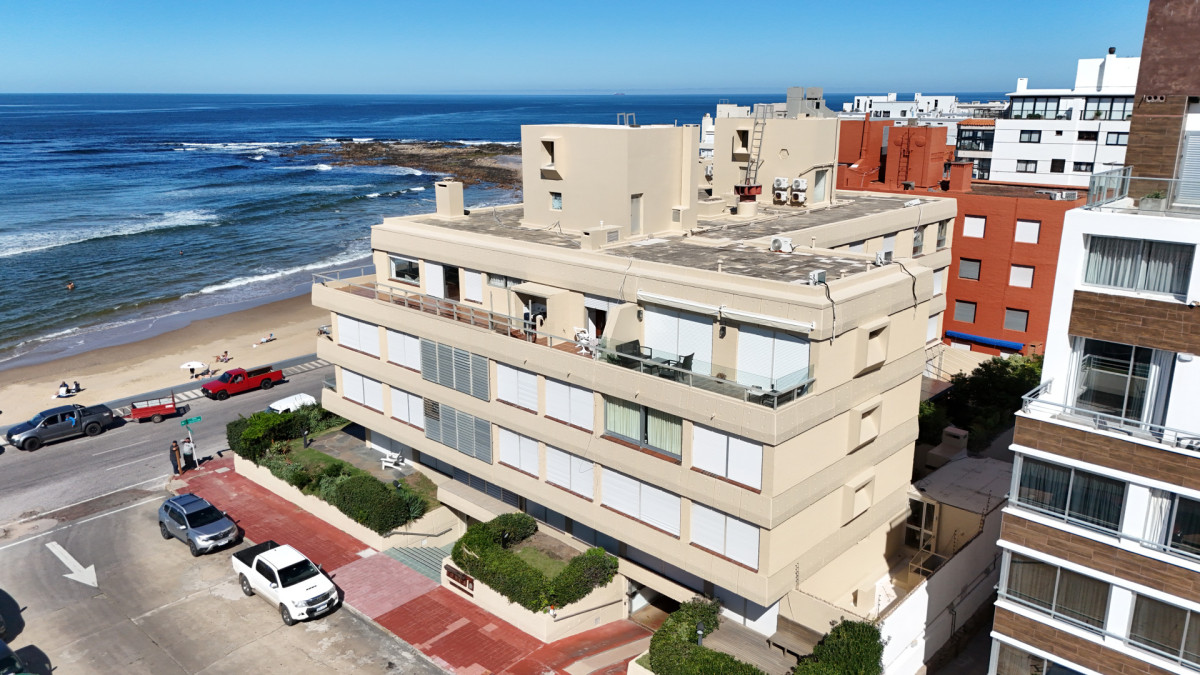 Apartamento en venta 2 dormitorios con vista al mar!