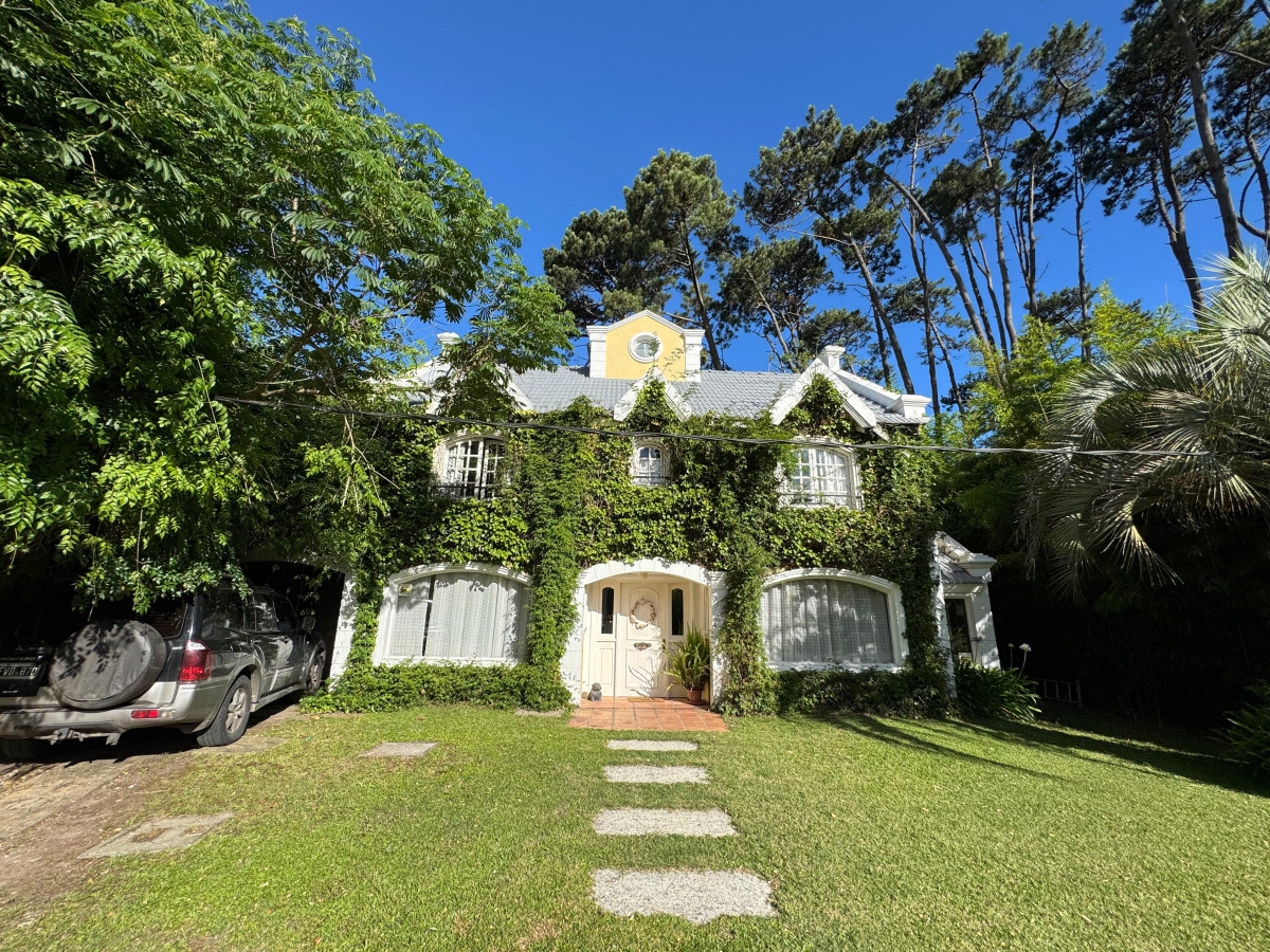 Casa 4 dormitorios en venta y alquiler