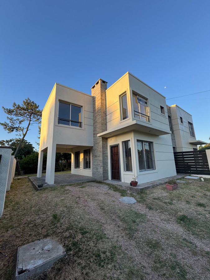 Casa 3 dormitorios en venta en Lomas de Solymar