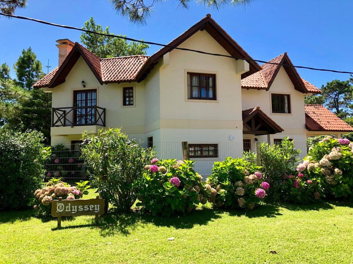 Casa de 4 dormitorios en alquiler de temporada a 300m del mar!