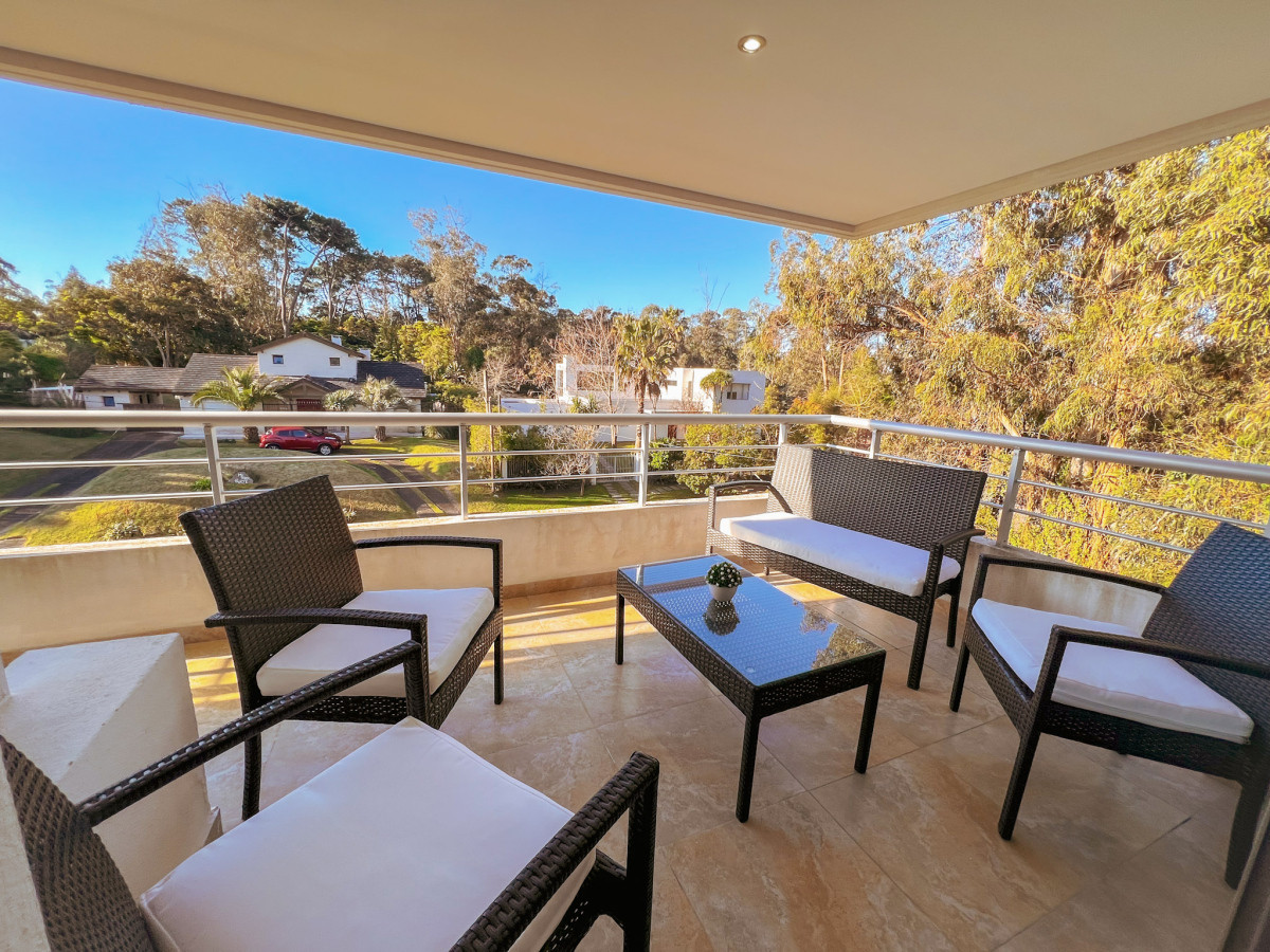 Venta de hermoso apartamento en Playa Brava