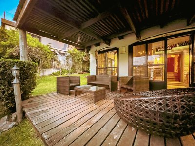 Venta hermosa casa de 3 dormitorios con piscina y amplio jardín