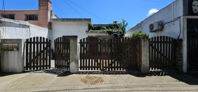 CASA MAS DOS APARTAMENTOS EN VENTA CENTRO MALDONADO