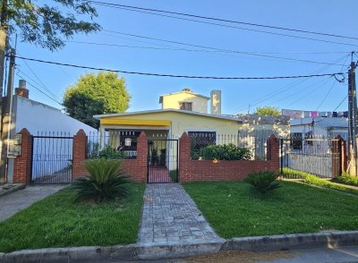 CASA MAS APARTAMENTO EN VENTA BARRIO SARUBBI MALDONADO