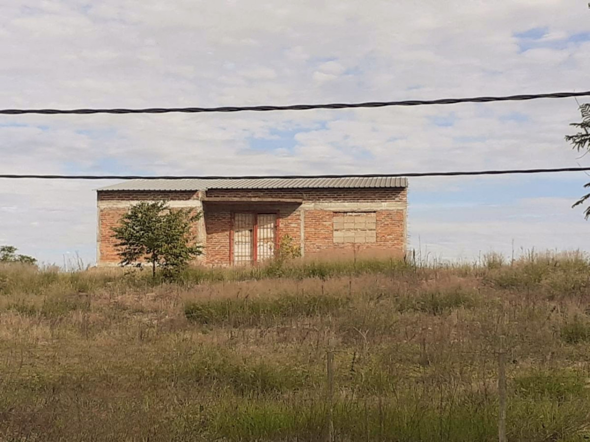 Casa a terminar en barrio la Reductora