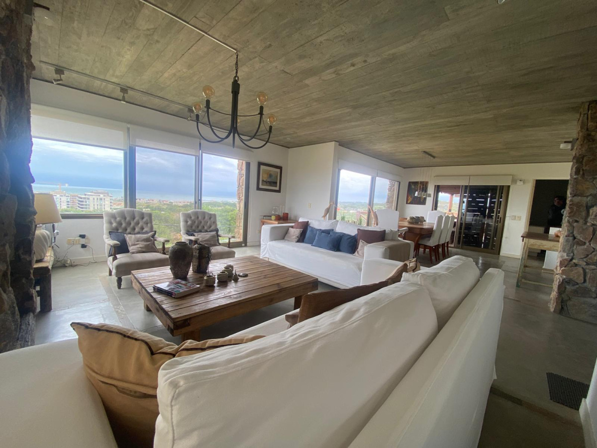 Hermosa casa a la venta en el Chorro; Punta del Este