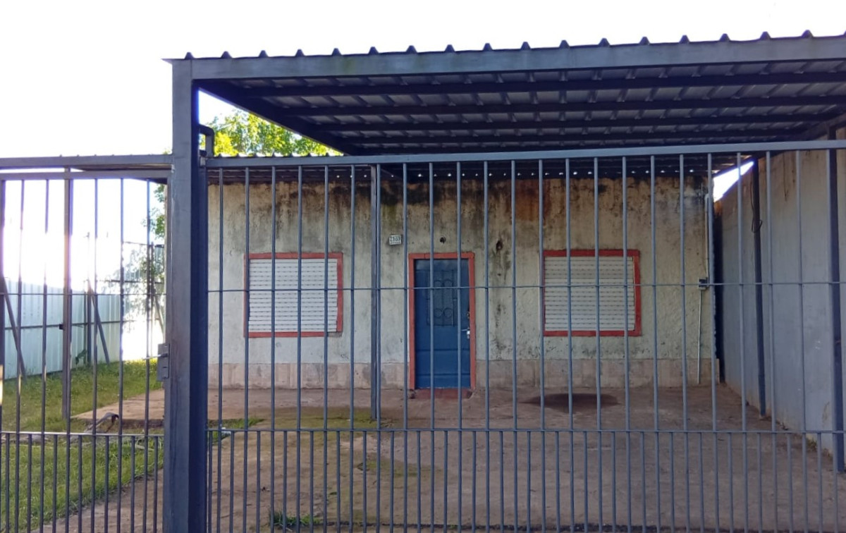 Casa en venta para reciclar en Salto