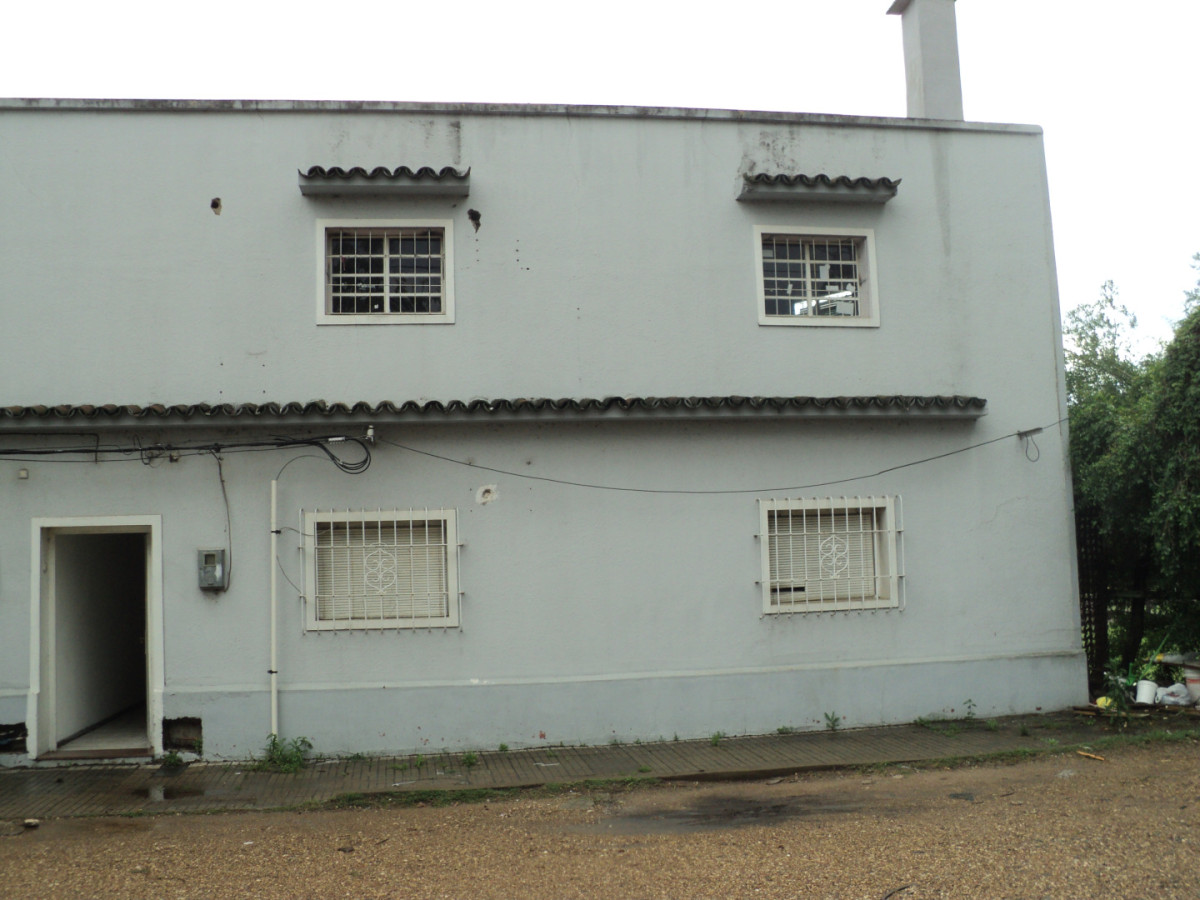 Casa de 3dormitorios en alquiler zona Shopping