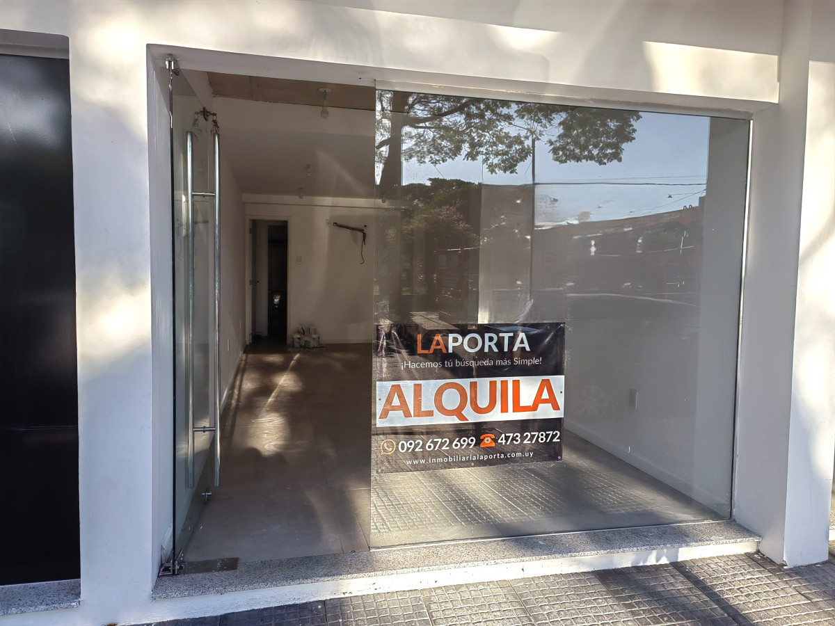 Local en alquiler frente a plaza de deportes en Salto