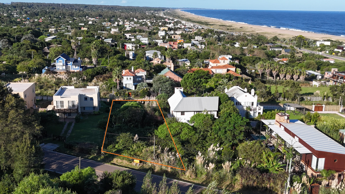 Terreno en venta en El Chorro  ¡Tu oportunidad cerca del mar!