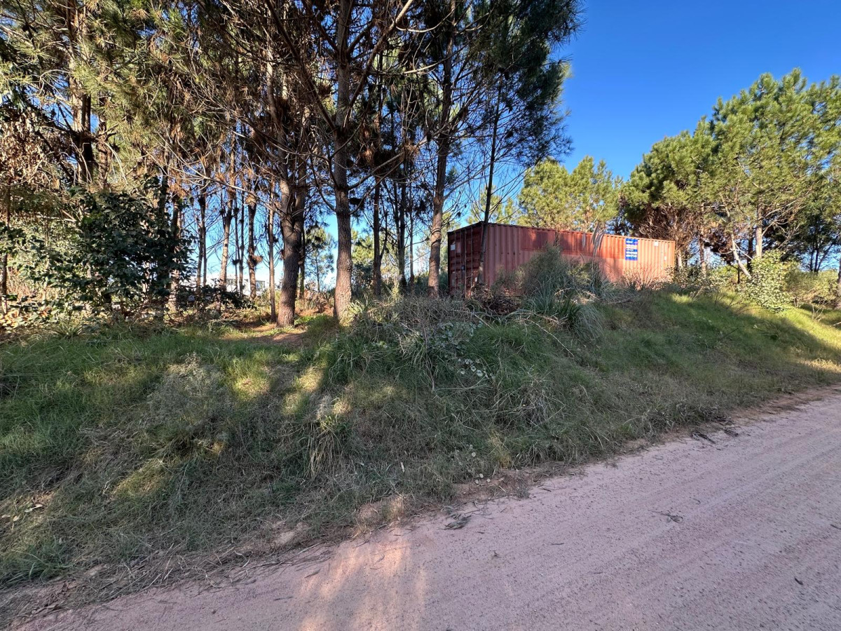 Terreno en Venta en Punta del Este 1222 metros en Barra Verde -zona 1.6 ideal inversionistas   