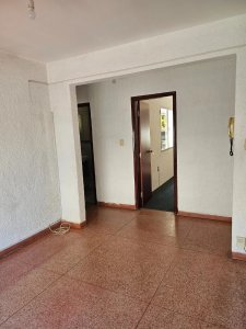 Alquiler Apartamento 2 Dormitorios, 1 Baño, Cocina Definida, Balcón - Bella Vista