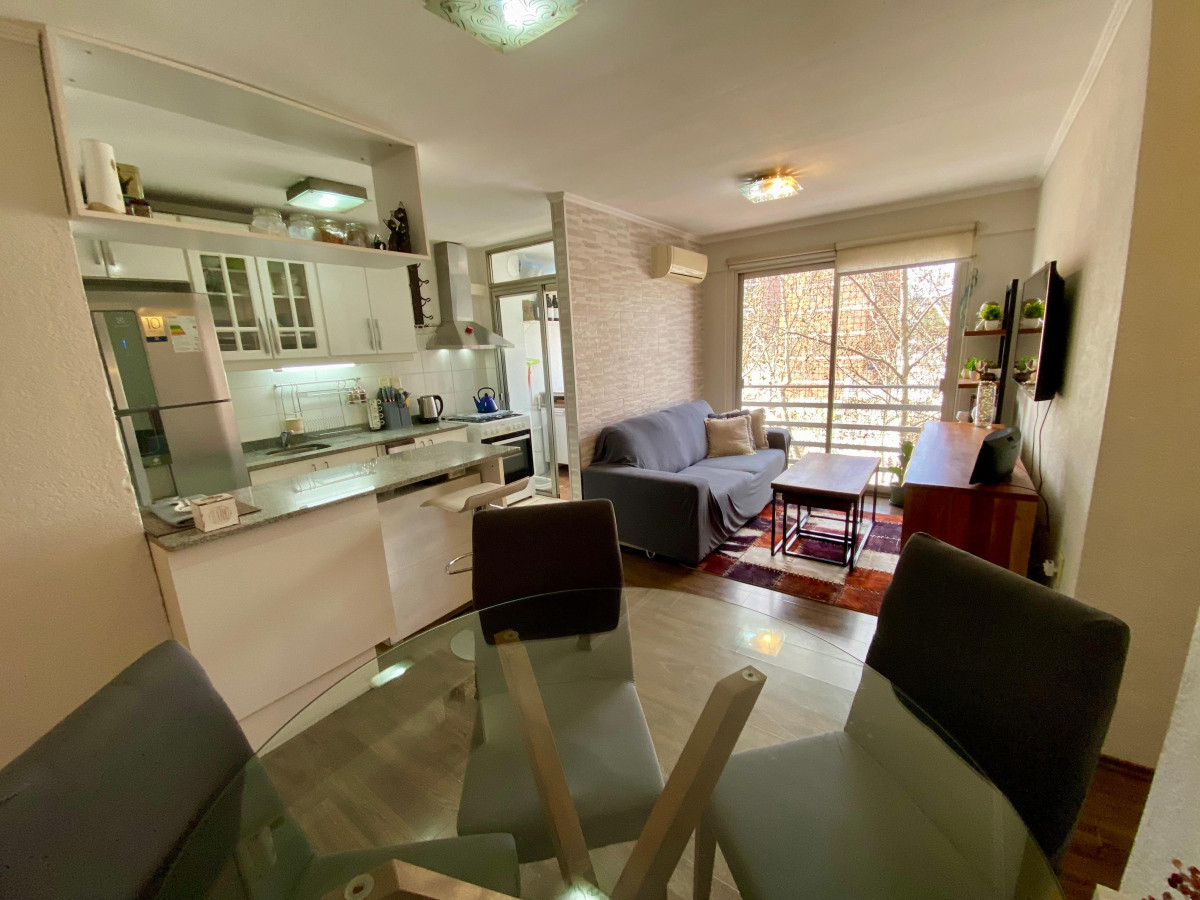 Venta apartamento en impecable estado, muy soleado - 3 dormitorios - Tres Cruces