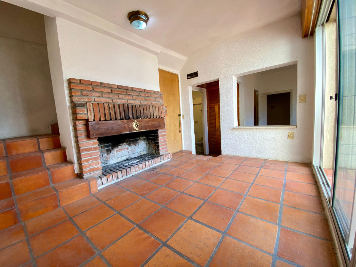 Venta Casa Tipo Apto Ph 3 Dormitorios Patio Con Parrillero, Subsuelo Y 2 Terrazas Malvin