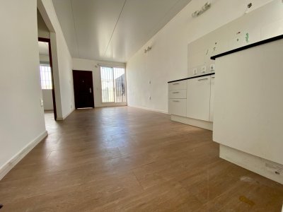 Alquiler apto tipo casa 2 dormitorios - Patio - Malvín Norte - La cruz