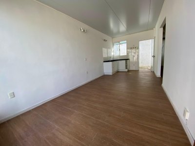 Alquiler casa tipo apto 2 dormitorios - Patio - Malvín Norte - La cruz