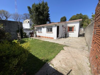 Casa En Venta 3 Dormitorios Brazo Oriental Ref320