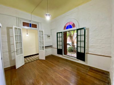 Venta casa 1 dormitorio - Patio con parrillero - La blanqueada 