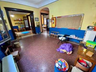 Venta amplio terreno con casa - Barrio Sur