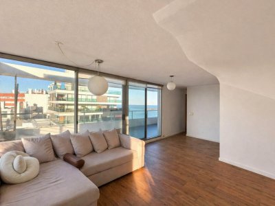 Venta apartamento 2 dormitorios dúplex frente al mar - Penthouse - Cochera - Malvín Sur