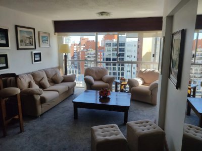 Venta de penthouse de 3 dormitorios - Punta Carretas
