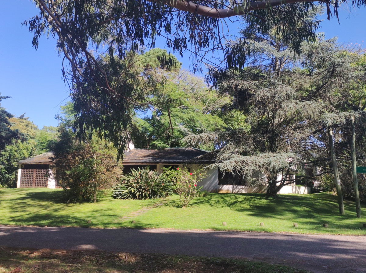 Chalet en venta en Av. del Mar - Barrio Lugano