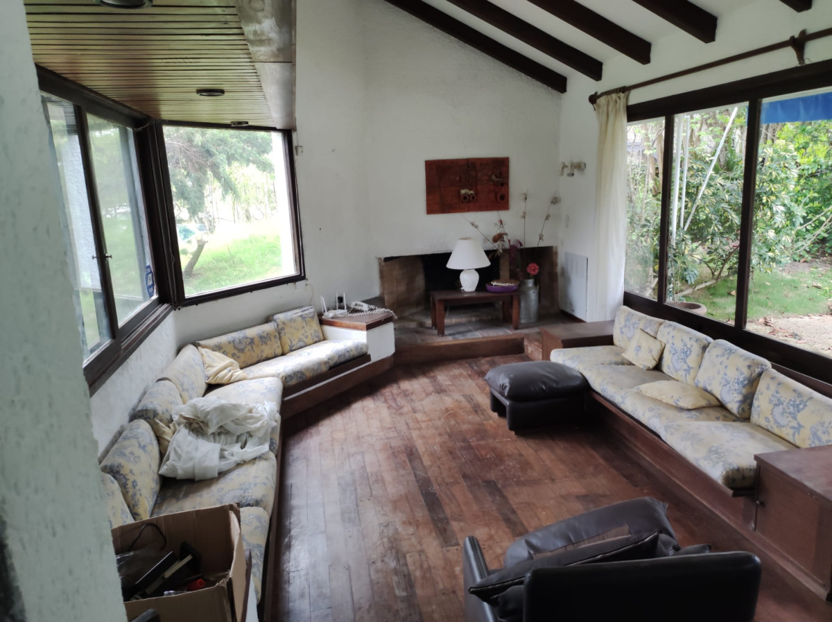 Casa en alquiler anual sobre Av. Cordoba, Punta del Este