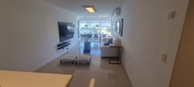 Venta 3 dormitorios y terraza con parrillero propio en Punta del este