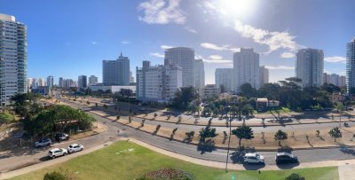 Alexander Boulevard de 2 dorm 2 baños en venta 