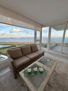 Poseidon Laguna esquinero de 3 suite mas dependencia de servicio 