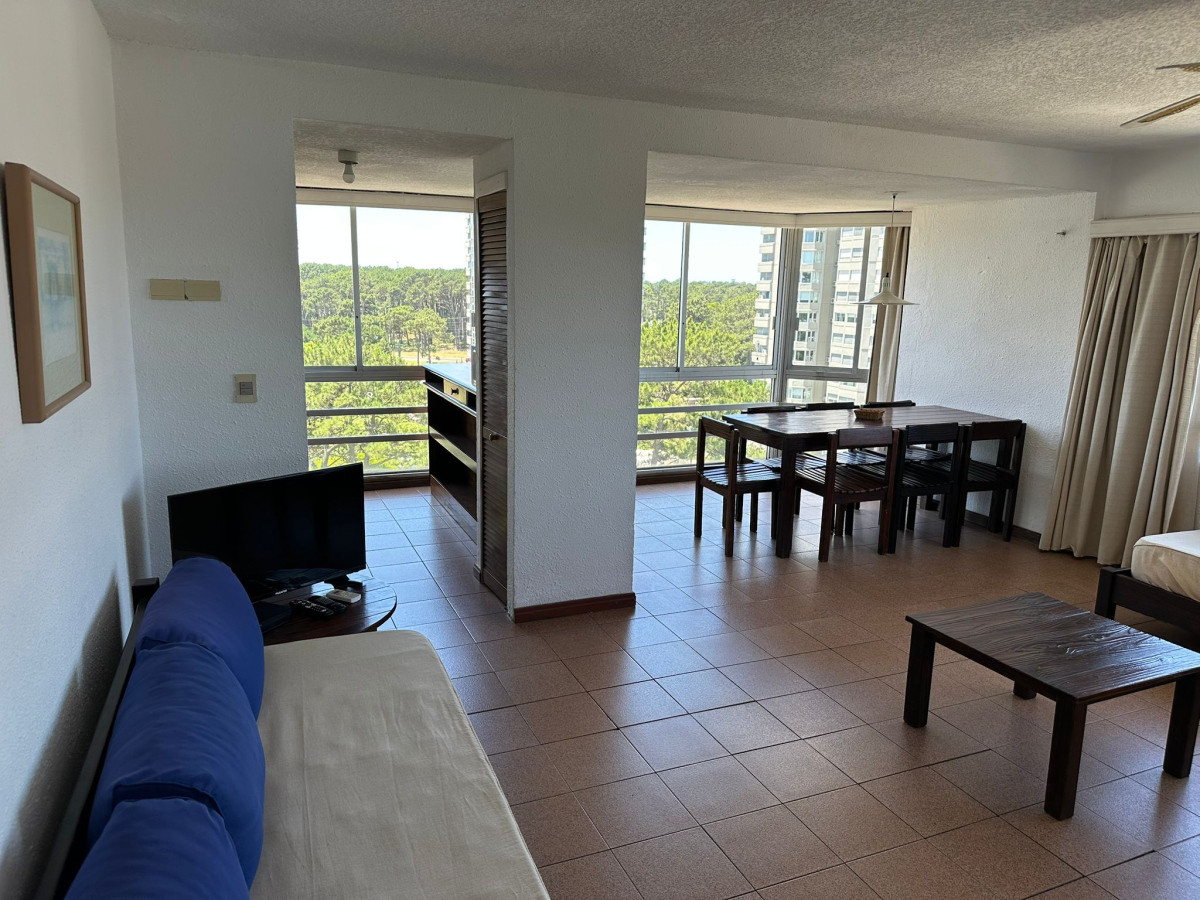venta zona Cantegril de 2 dormitorios