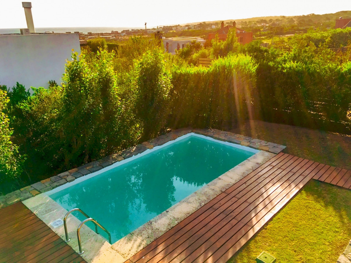 Casa Punta Alta 5 dorm 6 baños en venta