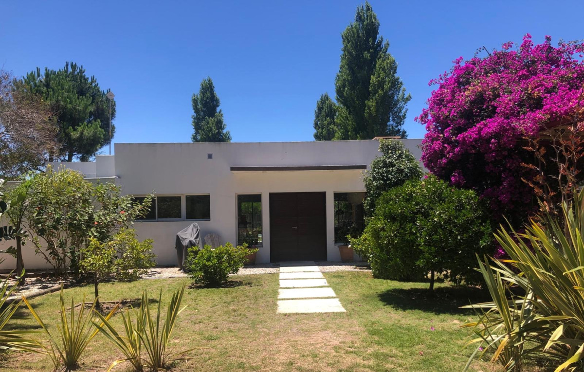 Casa en La Residence - alquiler anual en barrio privado con seguridad