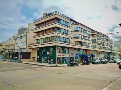 Apartamento de 3 dormitorios con amenities en Peninsula, Punta del Este