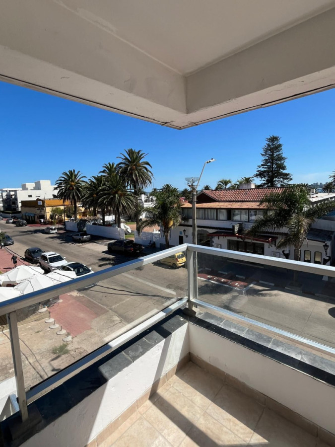 Apartamento en Alquiler Anual, en Punta del Este