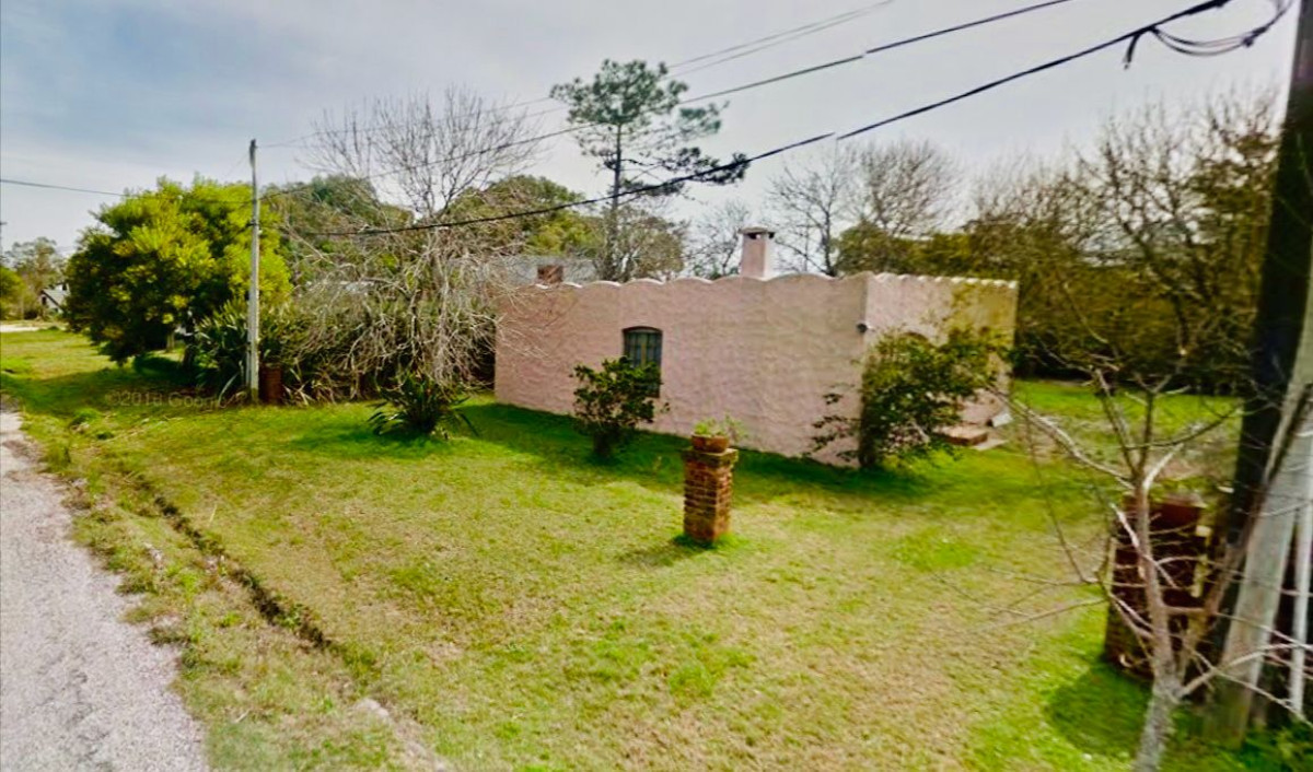 Casa de 2 dormitorios con amplio terreno en Venta, Balneario El Chorro