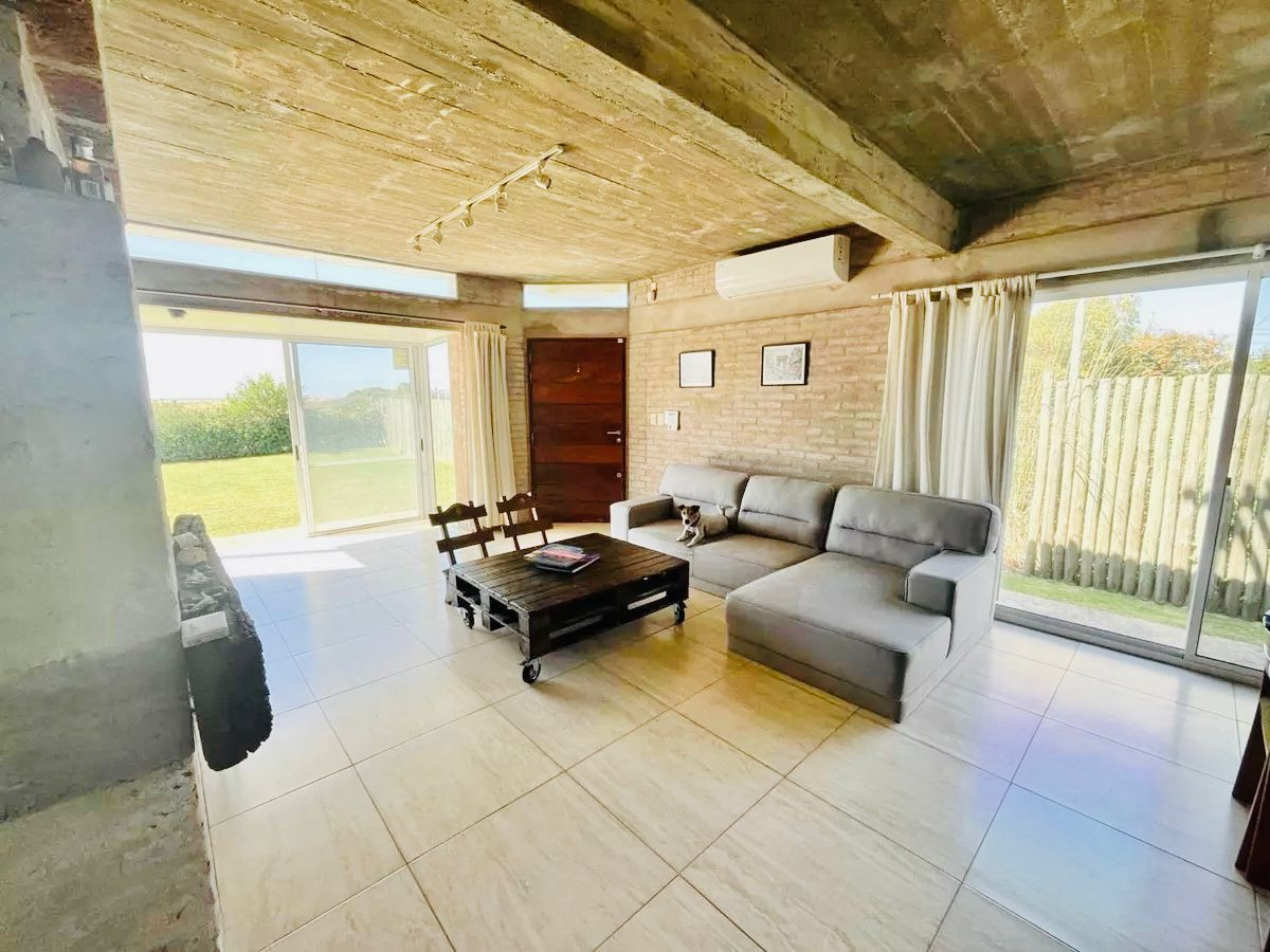Casa de 3 dormitorios frente al mar, en Venta, Balneario Buenos Aires