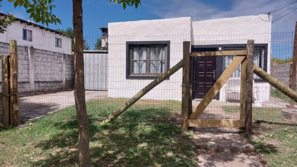 Alquiler en Maldonado - Casa de 2 dormitorios con cochera