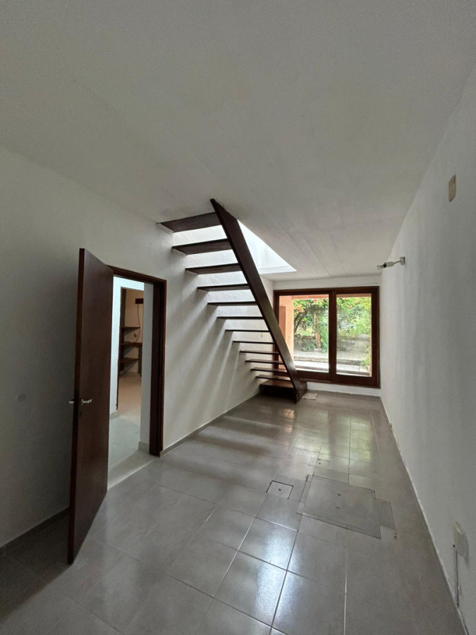 Casa en venta en el centro de San Carlos - 3 dormitorios, parque y parrillero