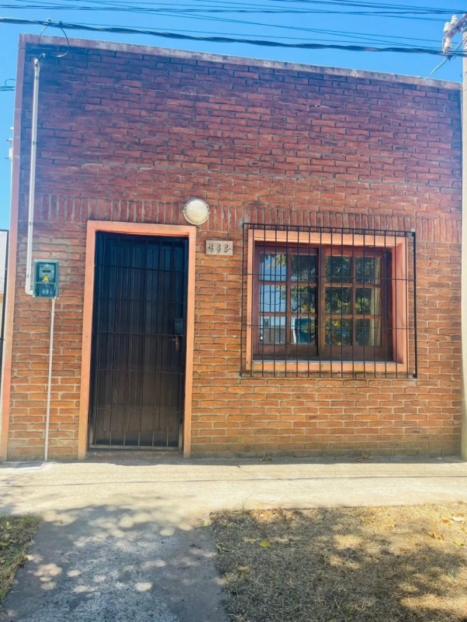 Casa en Venta en San Carlos, 2 dormitorios, estufa a leña
