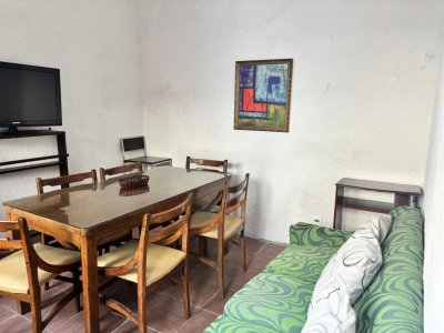 Se alquila casa amoblada en malvin