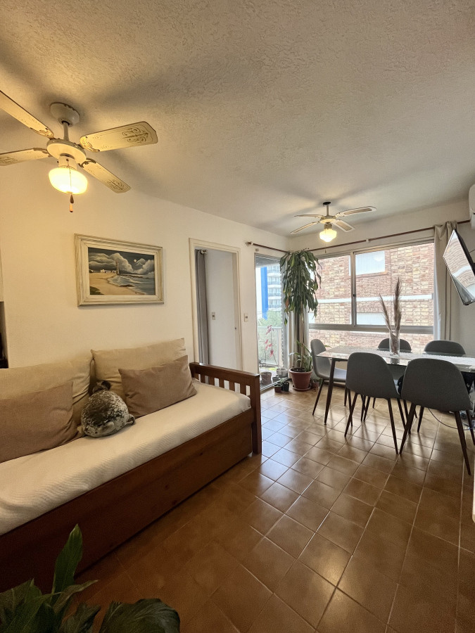 Venta apartamento en Punta del Este, 1 dorm con garaje!