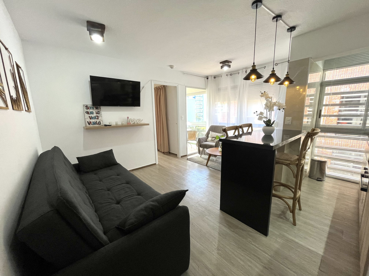 Venta de apartamento en Punta del Este, terraza de uso exclusivo!