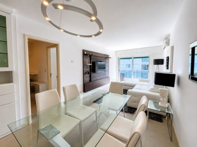Apartamento Frente al Mar en Playa Mansa - Punta del Este