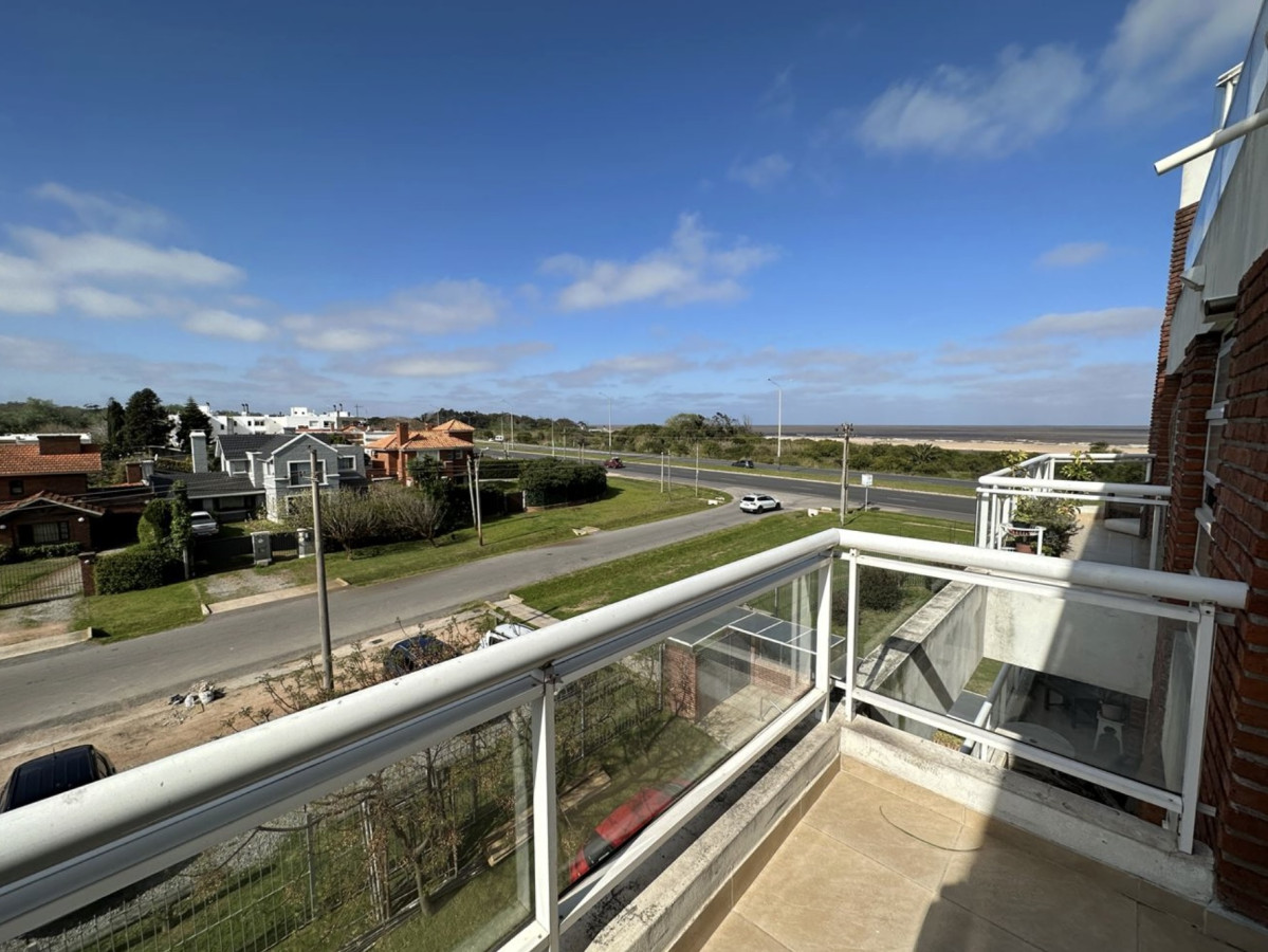 Frente al mar. Frente a todo - Venta Barra de Carrasco 3D suite,toilette,lavadero,terraza,gge Amenities