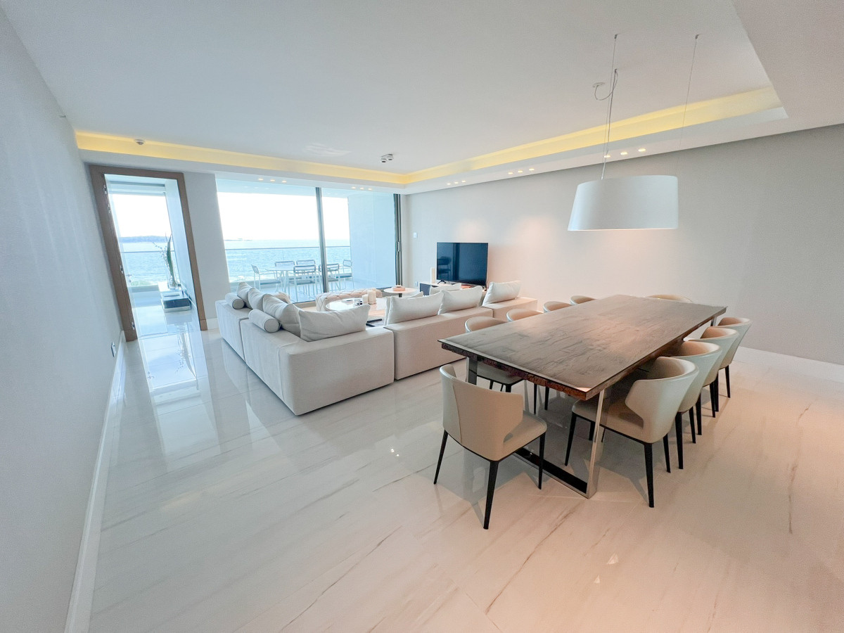 Apartamento de 3 dormitorios en suite sobre la mansa.