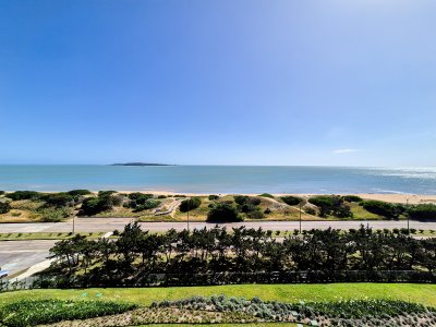 Venta Apartamento 2 Dormitorios frente al Mar Mansa Punta del Este