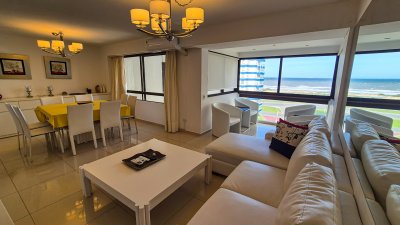 Alquiler Temporal Apartamento 3 Dormitorios Vista al Mar Parquemar Center Punta del Este