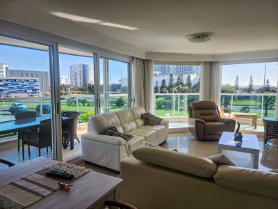 Alquiler Temporal Apartamento 3 Dormitorios Casino Tower Los Angeles Punta del Este